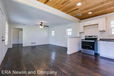 Main picture of 1718 Live Oak St