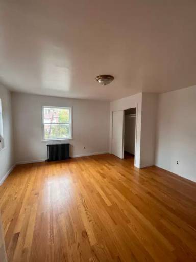 Main picture of 460 W 262