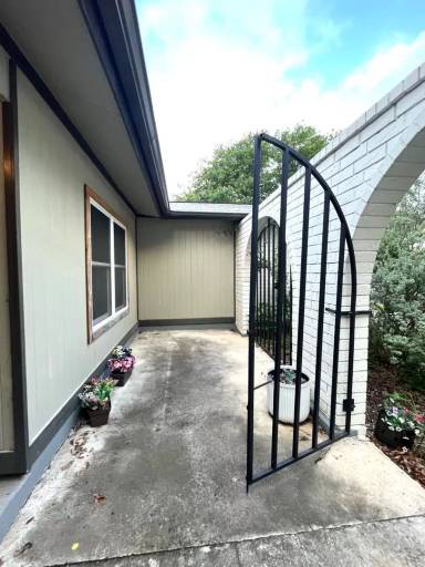 Main picture of 6718 Chelsea Wood