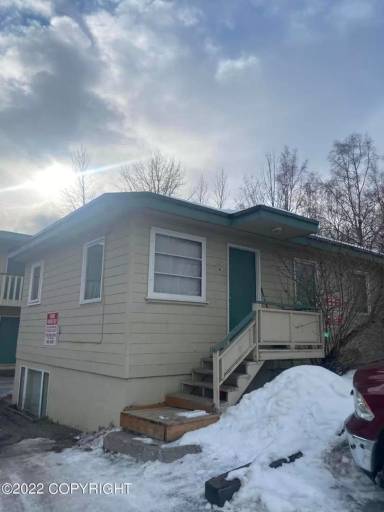 Main picture of 700 W 45th Ave