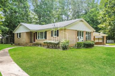 Main picture of 104 E Brookwood Ave