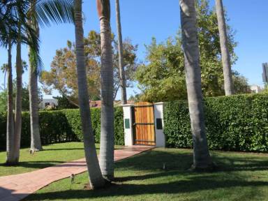 Main picture of 640 N La Jolla Ave