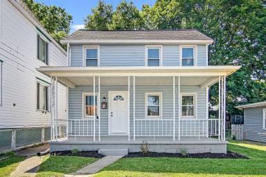 Main picture of 150 Conestoga St