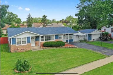 Main picture of 8125 Mobile Ave