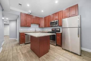Main picture of 4538 W Jackson Blvd