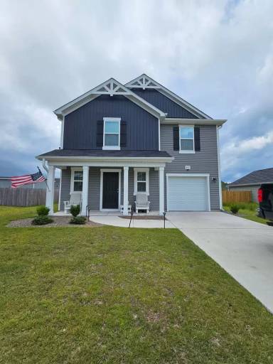 Main picture of 405 Hope Ln