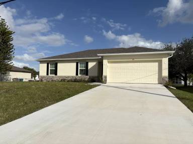 Main picture of 217 NW 28th Ave