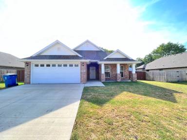 Main picture of 696 Fox Spur