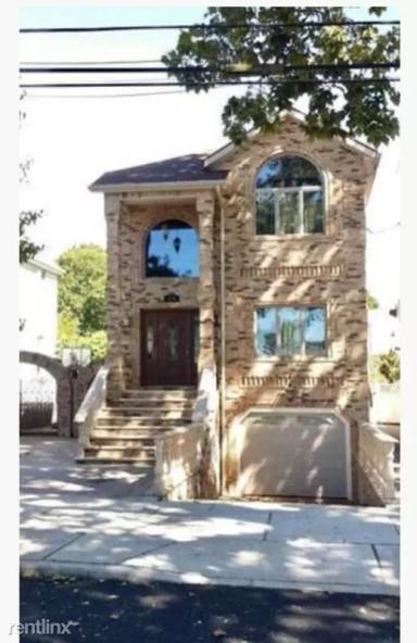 Main picture of 289 Delaware Ave