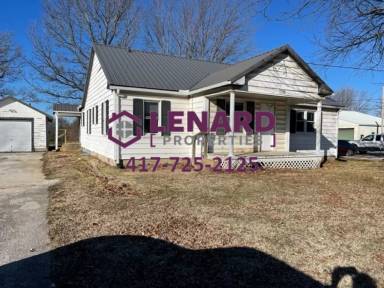 Main picture of 1205 S Lillian Ave
