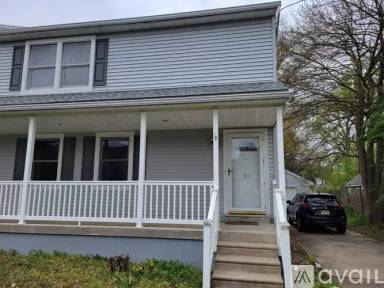 Main picture of 127 Spring St
