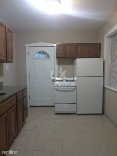 Main picture of 6647 N Greenview Ave