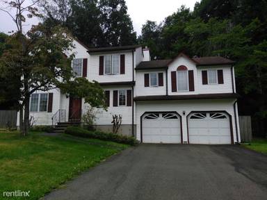 Main picture of 62 Amanda Cir