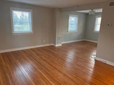 Main picture of 1010 Nichols Dr