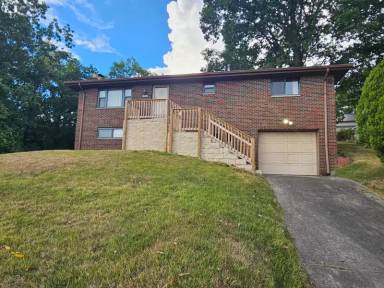 Main picture of 1201 Woodland Dr