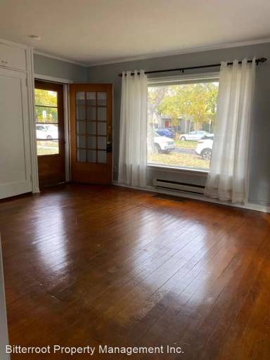 Main picture of 531 E Pine St