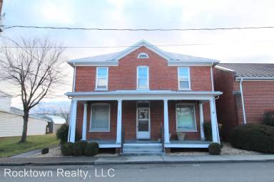 Main picture of 214 Main St