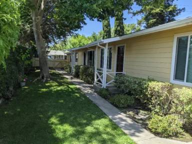 Main picture of 1121 Saint Francis St