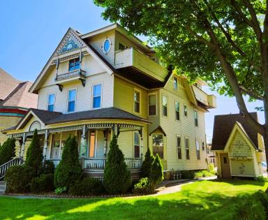 Main picture of 408 Main St