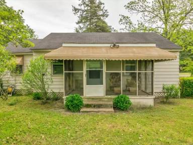 Main picture of 601 Travelers Rest Rd