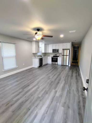 Main picture of 18046 Richmond St