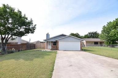 Main picture of 3416 Chisholm Trl
