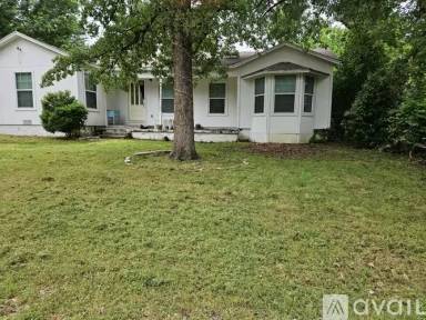 Main picture of 5808 Estes Ave
