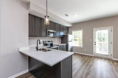 Main picture of 502 S Main St