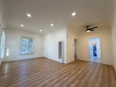 Main picture of 810 E Chevy Chase Dr