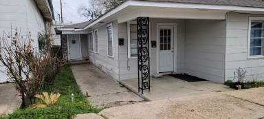 Main picture of 100 E Maggie St