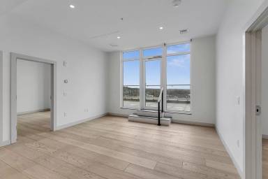 Main picture of 140 Bank St