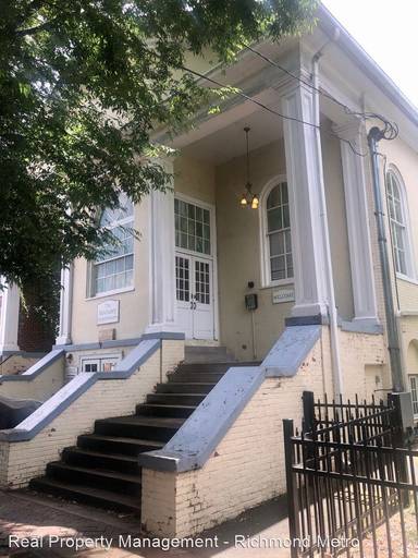 Main picture of 9 E Clay St