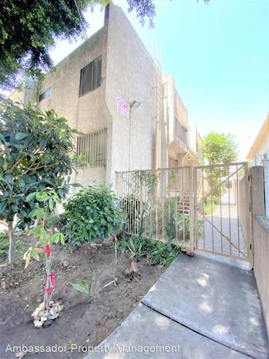 Main picture of 905 New Depot St