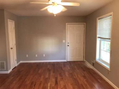 Main picture of 376 3rd Ave