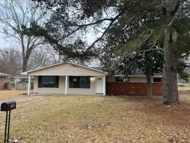 Main picture of 708 Cottonwood Dr