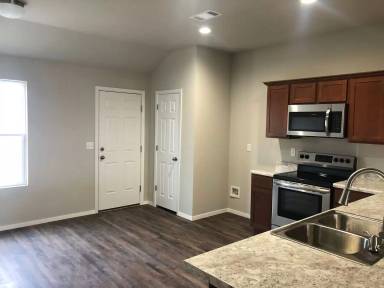 Main picture of 602 W Pittsfield