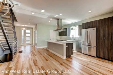 Main picture of 2131 Julian St