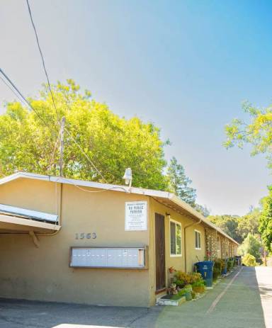 Main picture of 1563 D St