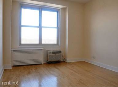 Main picture of Court Plaza Apartments