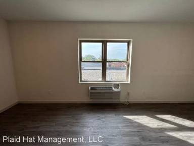 Main picture of 101 Main St S