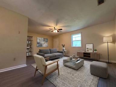 Main picture of 34 Stoneybrook Ln