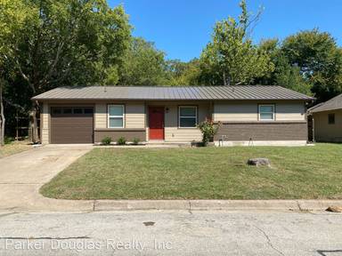 Main picture of 316 W Baylor St