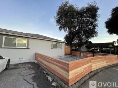 Main picture of 686 San Luisito Way