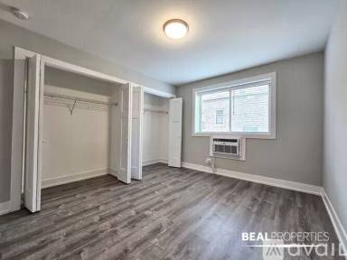 Main picture of 530 W Surf St
