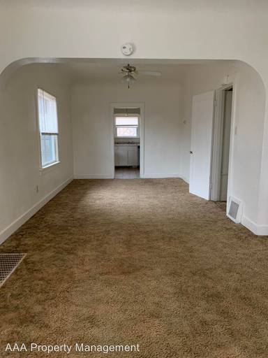Main picture of 1150 East St