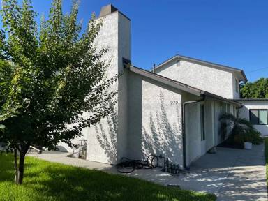Main picture of 11668 Vanowen St