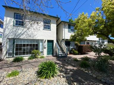 Main picture of 587-593-1570 Cedar St