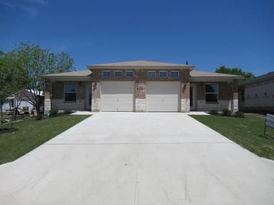 Main picture of 905 Rosewood Dr