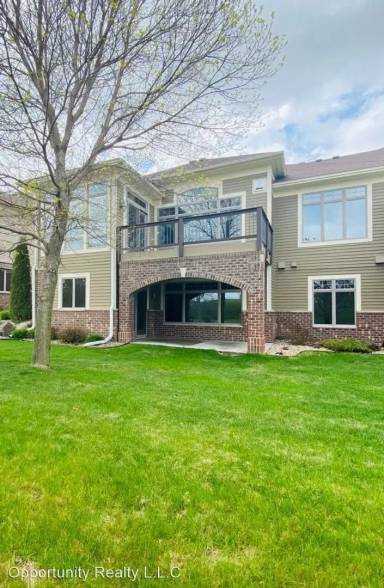 Main picture of 934 Somerby Pkwy NE