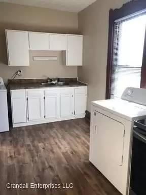 Main picture of 753 1/2 E Washington St